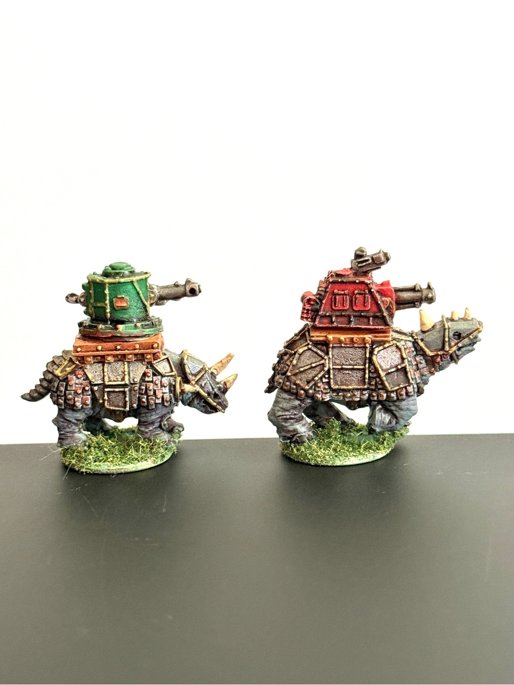 2 Vintage Warhammer 40K Epic 40,000 Ork Squiggoth Metal Miniatures OOP Oldhammer